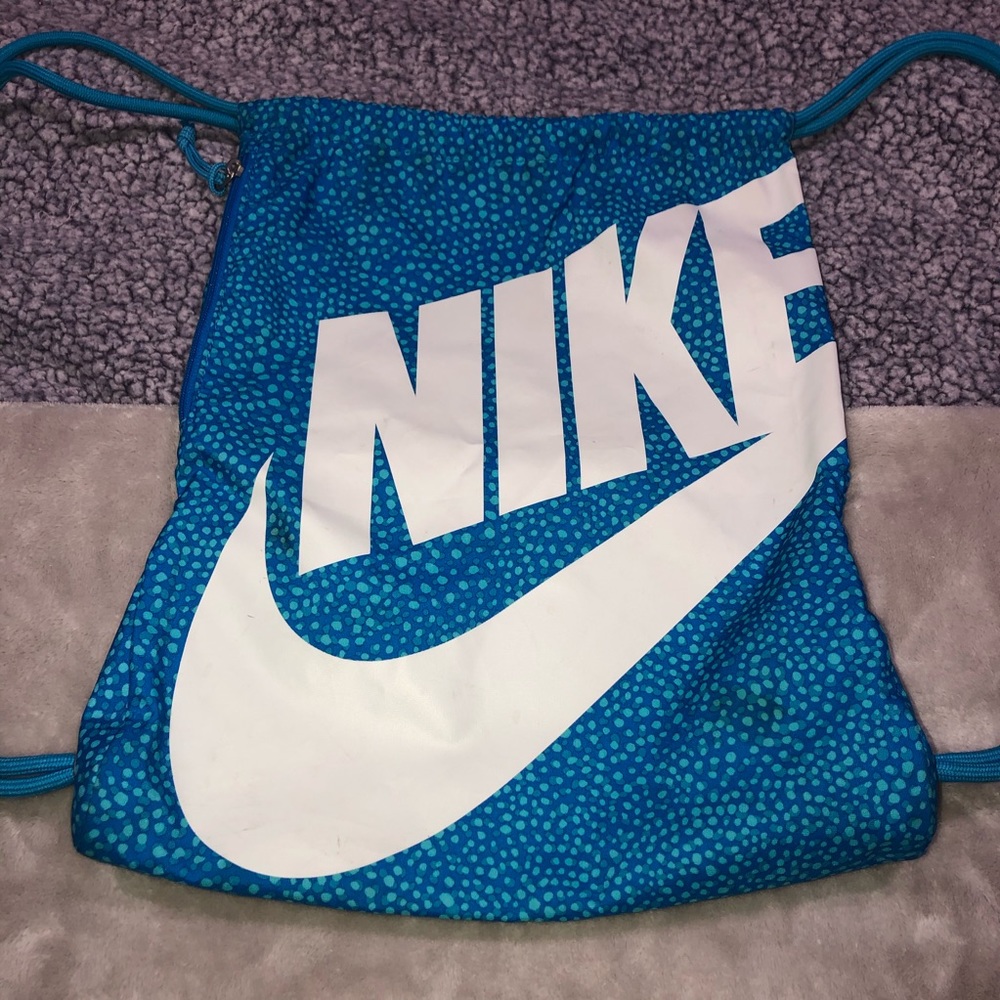 Nike drawstring bag